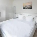 Regina Maris, 2 *